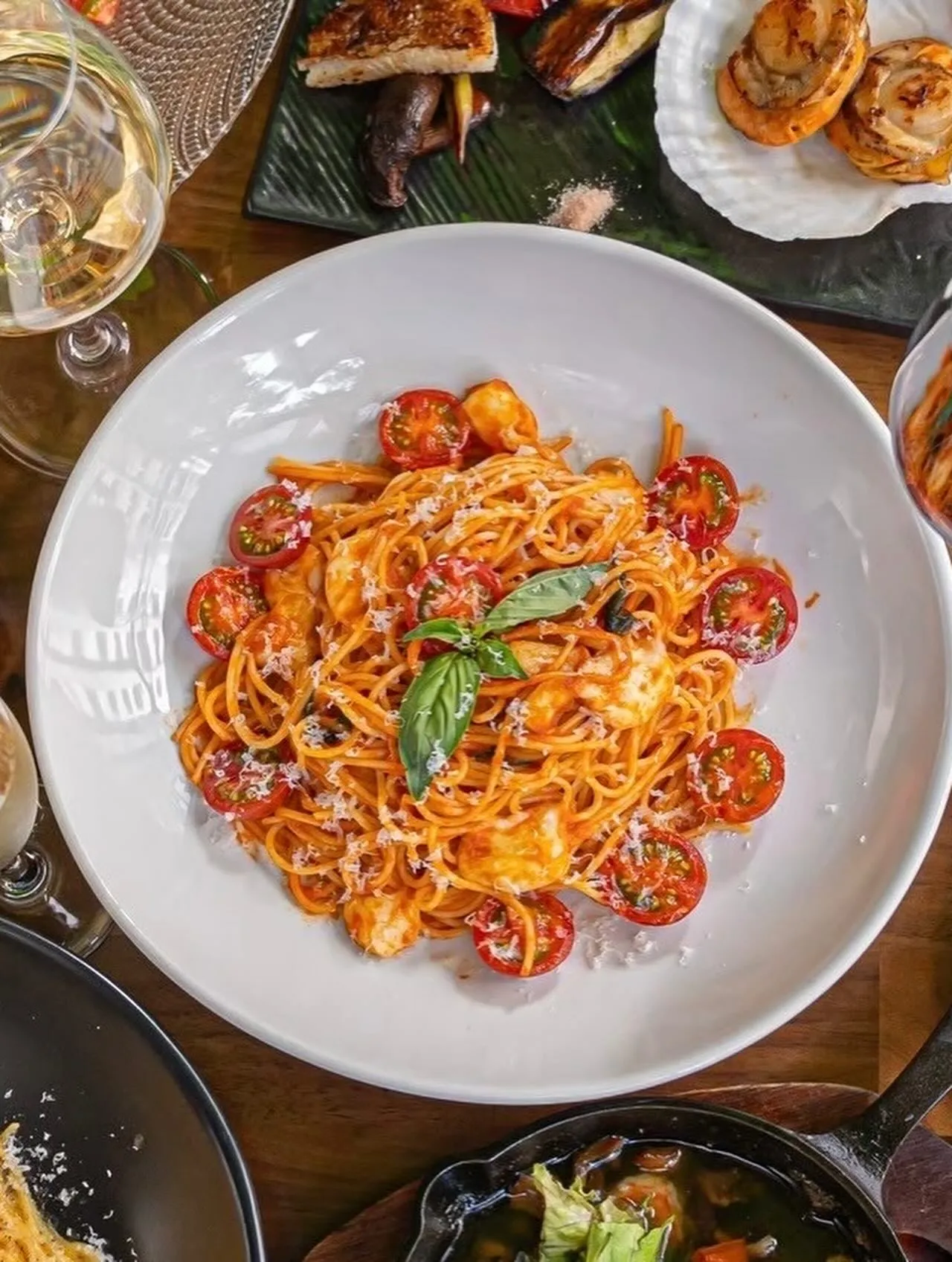 お店の前のお花たちが色鮮やかに復活いたしました🌸🌺🌼🌻。